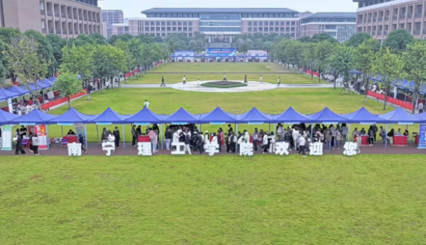 南宁理工学院2026届双选会：AI赋能+校友护航+课程精研+留学助力，铺就多元就业快车道