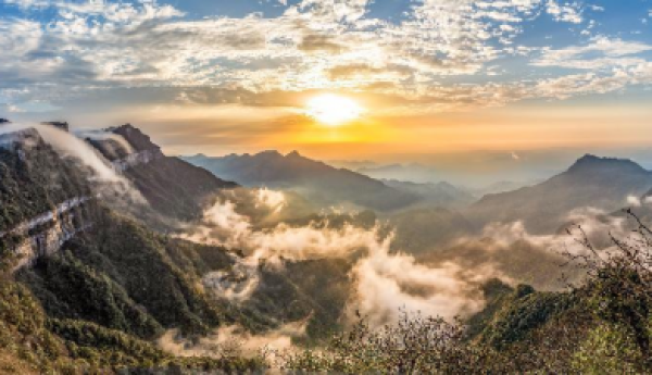 “玩转金佛山唤醒夏日多巴胺”金佛山海滨露营音乐季点燃夏日激情！