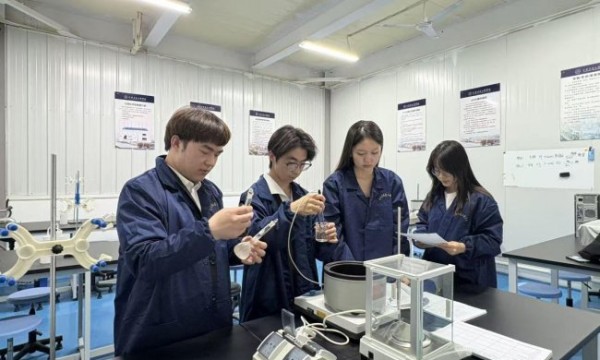 西安交通工程学院果臻鲜团队攻克果品保鲜难题